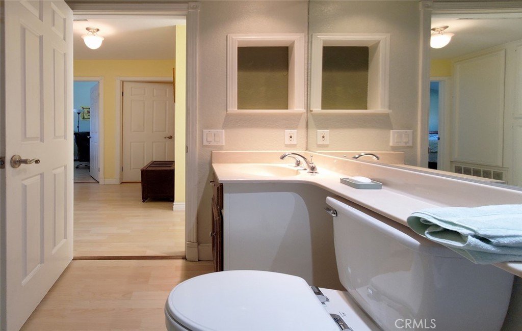 4241 Howard Avenue 12