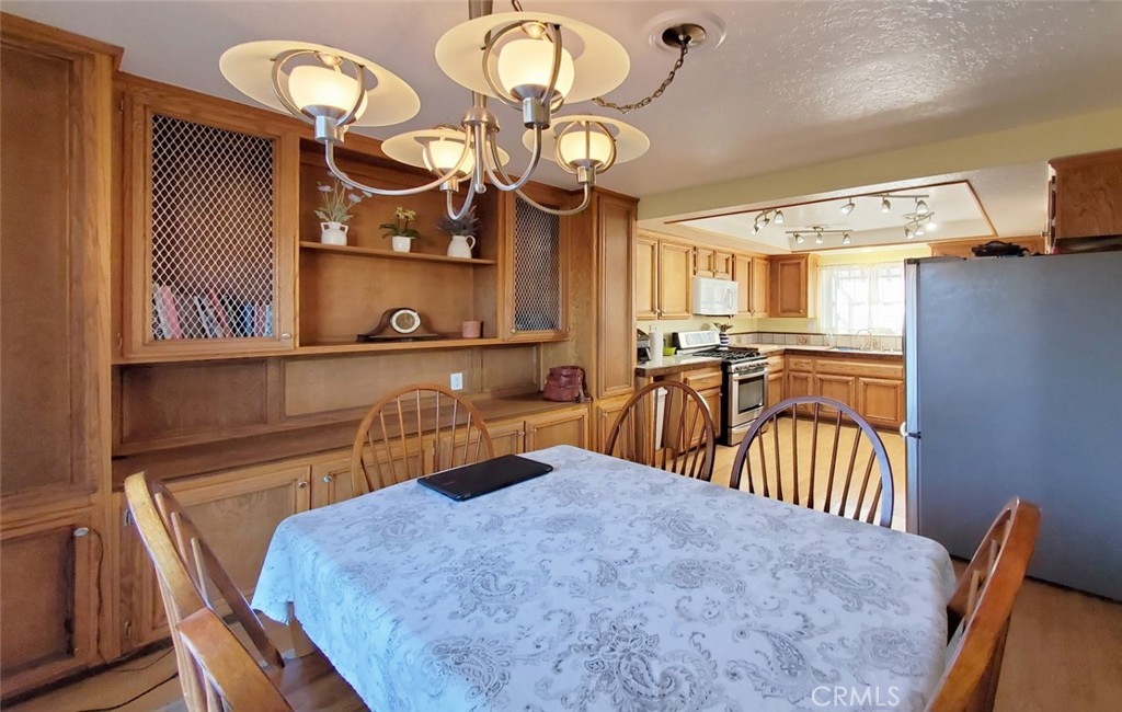 4241 Howard Avenue 12