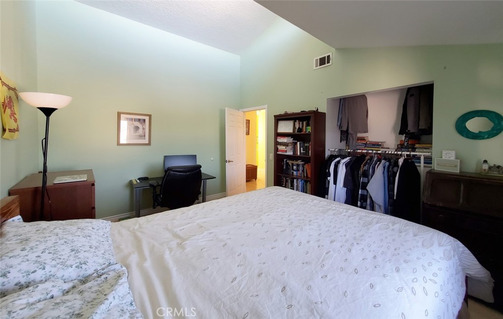 4241 Howard Avenue 12