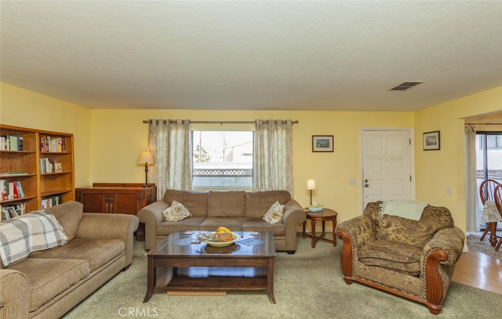 4241 Howard Avenue 12