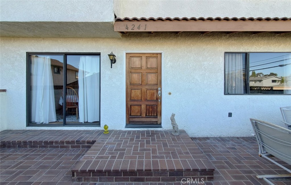 4241 Howard Avenue 12