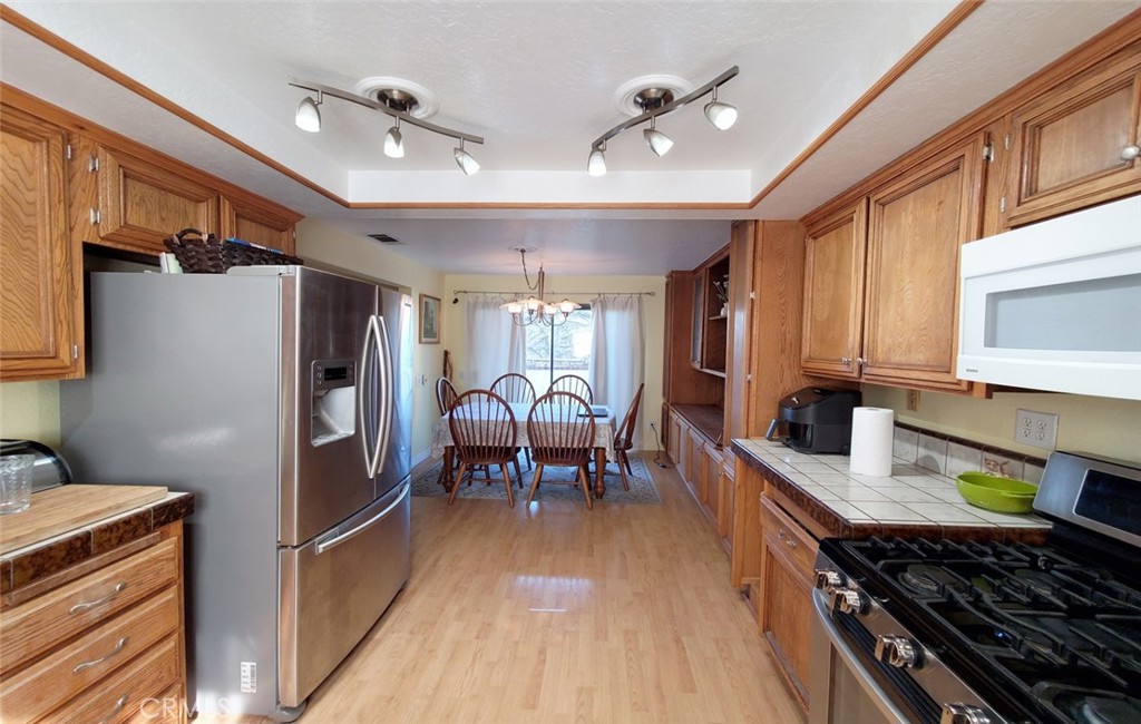 4241 Howard Avenue 12