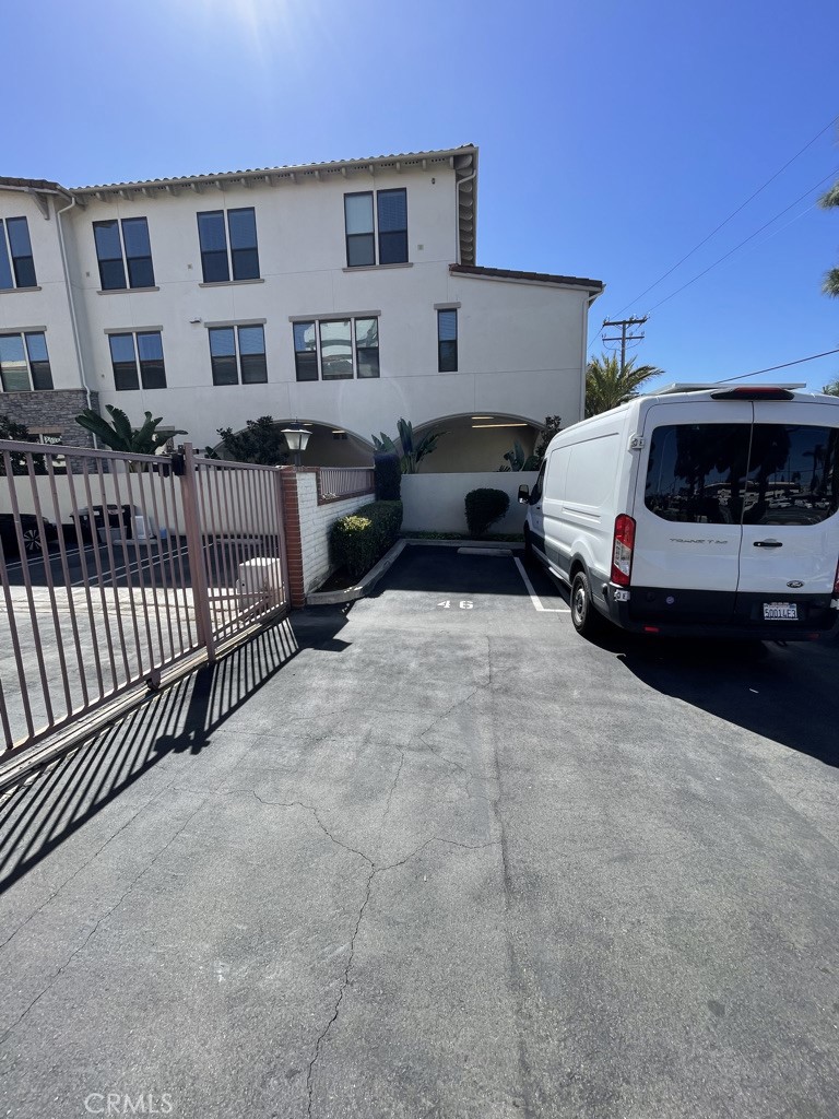 18900 Delaware Street 6