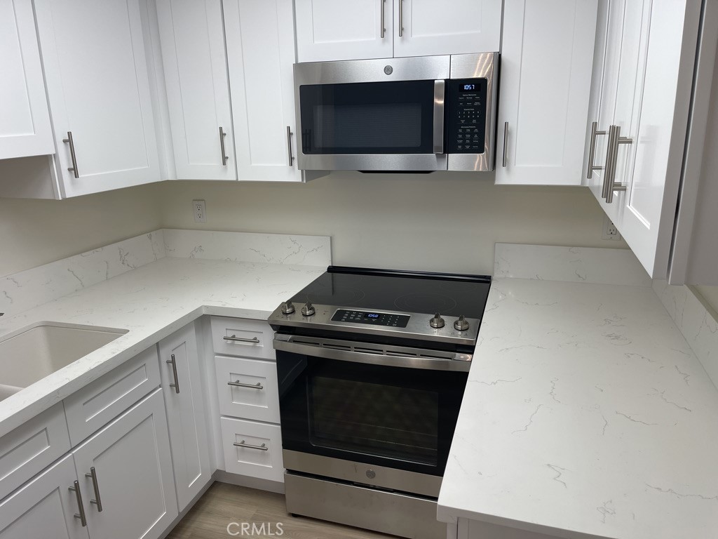 18900 Delaware Street 6