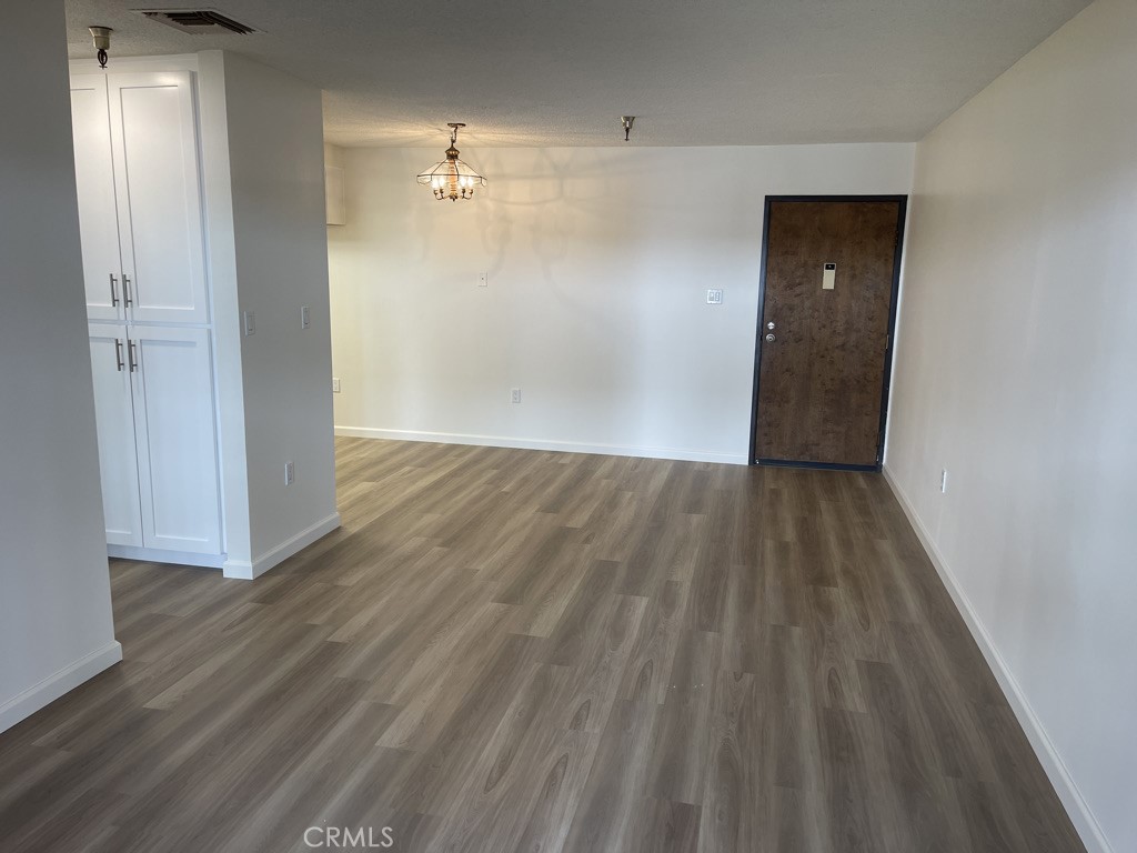 18900 Delaware Street 6