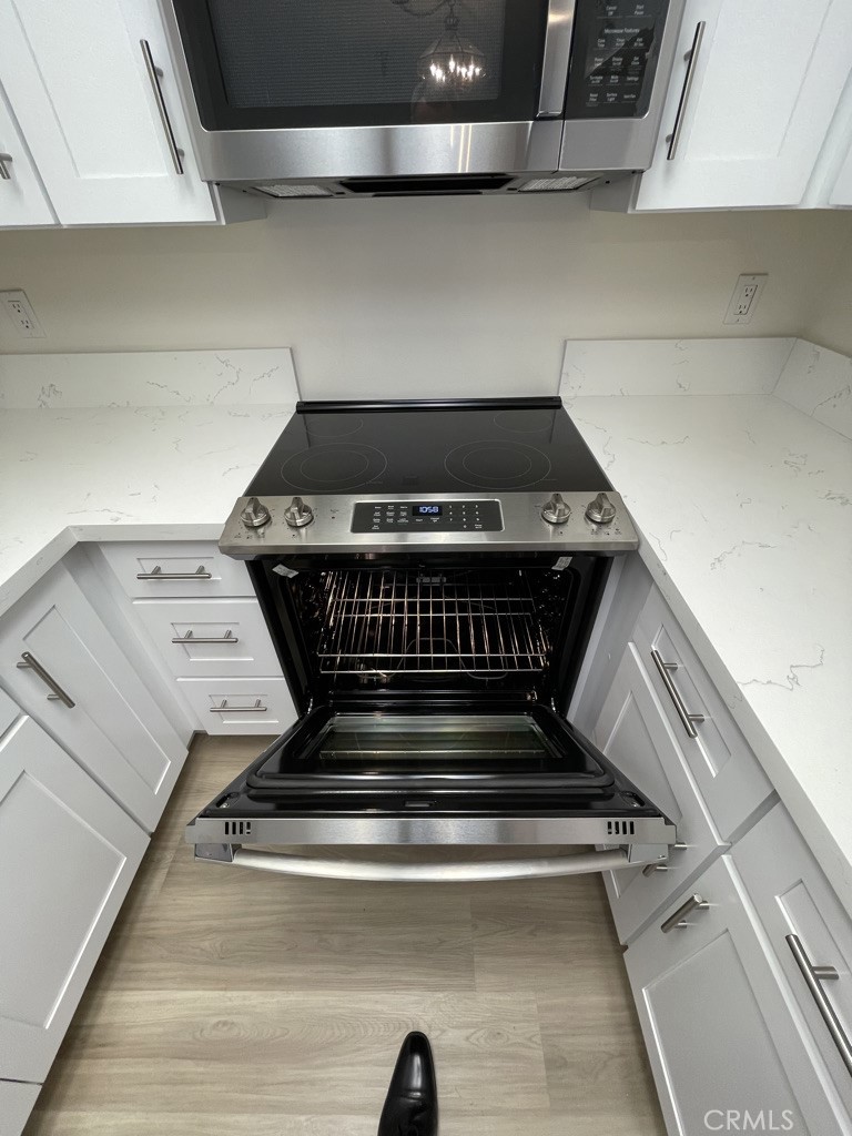 18900 Delaware Street 6