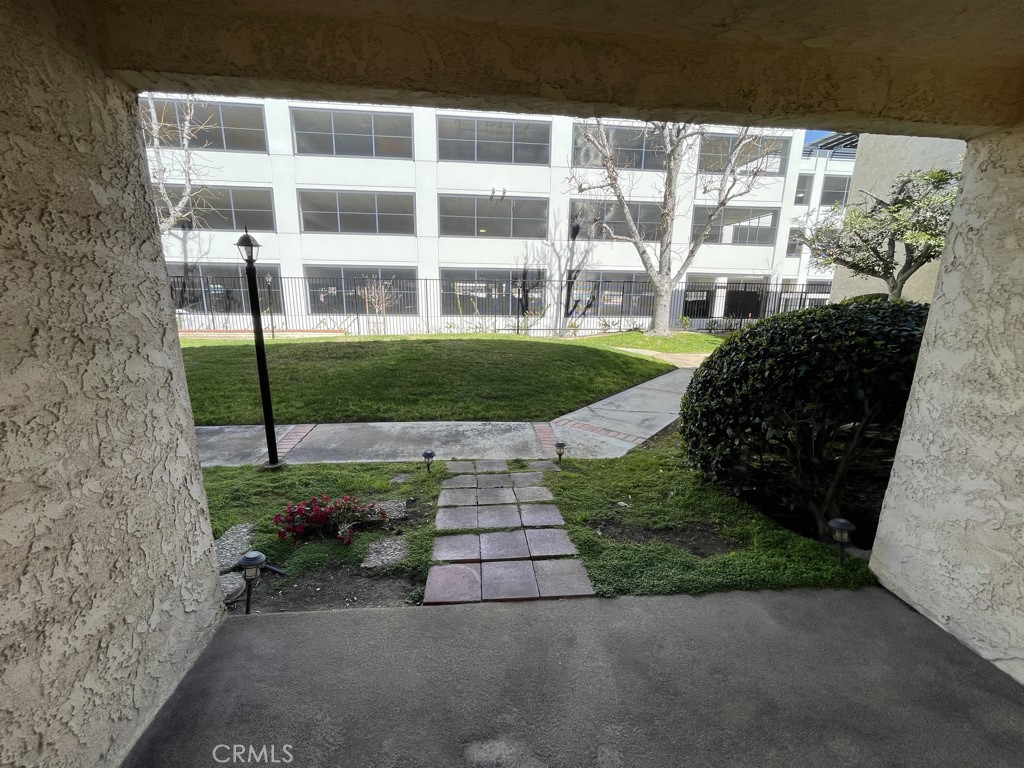 18900 Delaware Street 6