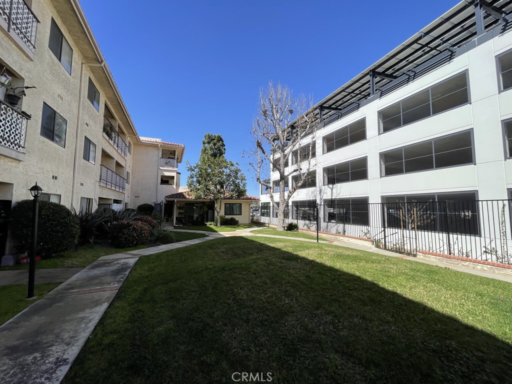 18900 Delaware Street 6