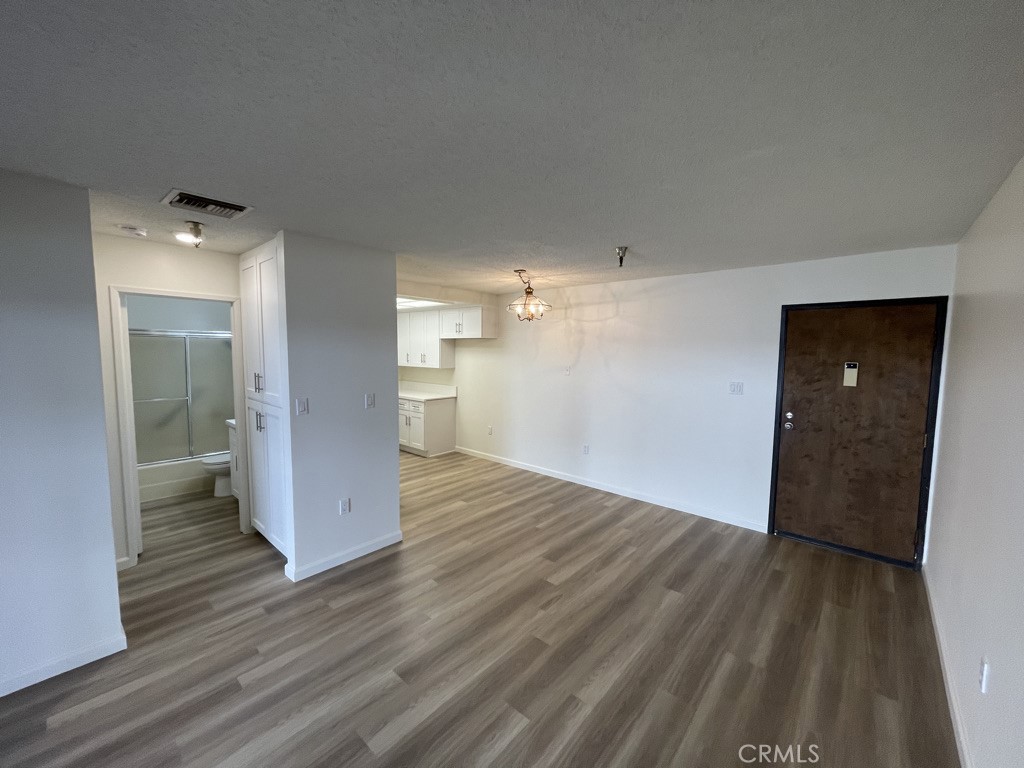 18900 Delaware Street 6