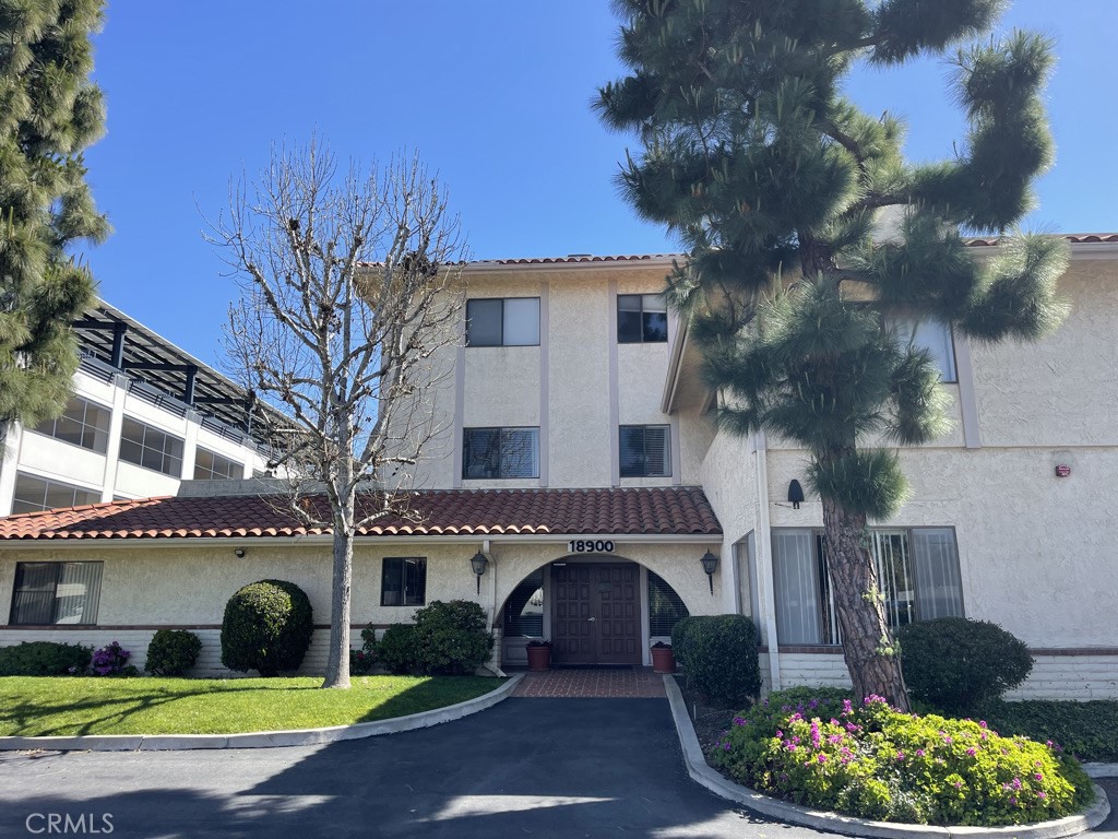 18900 Delaware Street 6