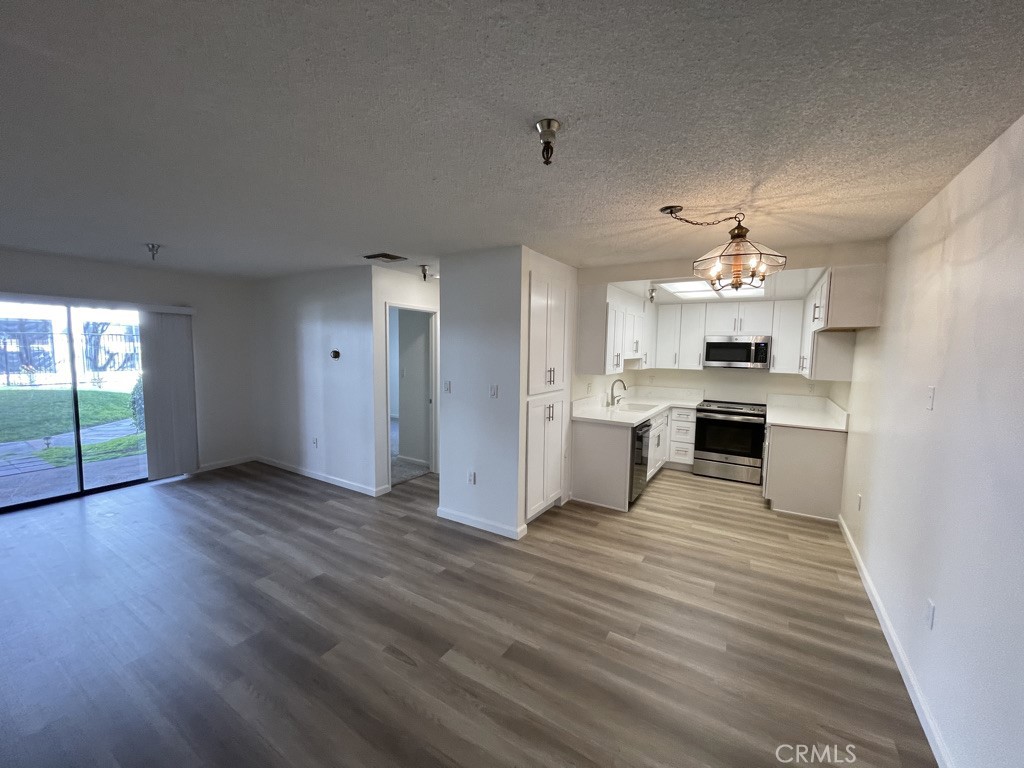 18900 Delaware Street 6