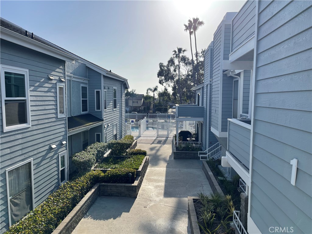 16960 Algonquin Street I-204