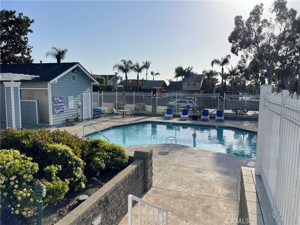 16960 Algonquin Street I-204