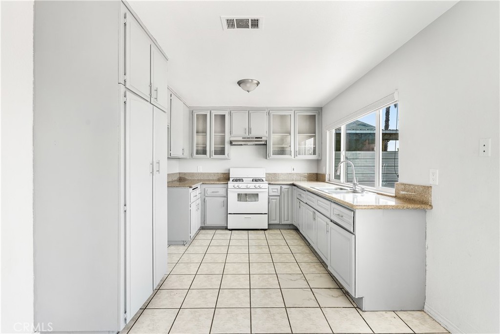 24247 Brodiaea Avenue