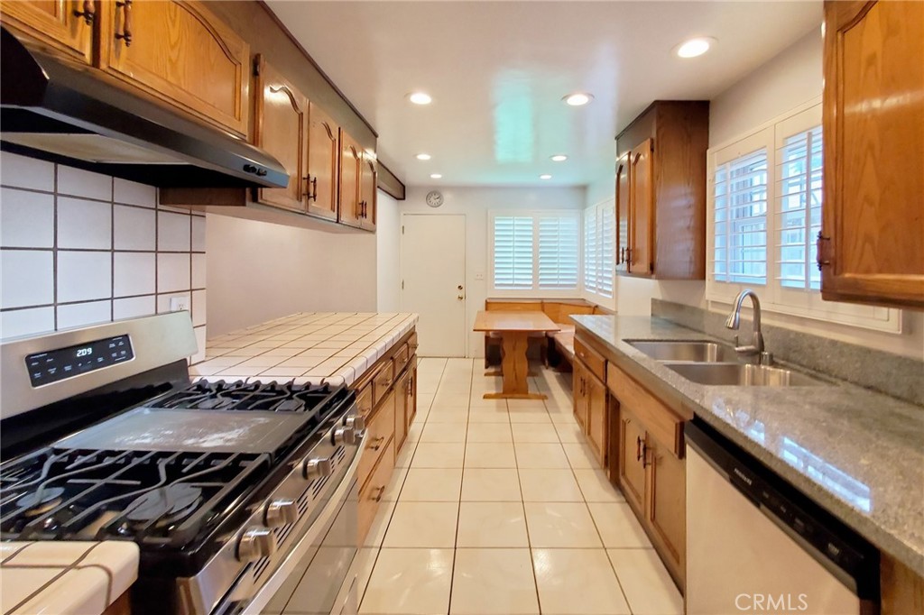 528 E Bradenhall Drive