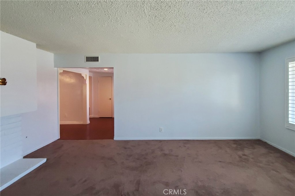 528 E Bradenhall Drive