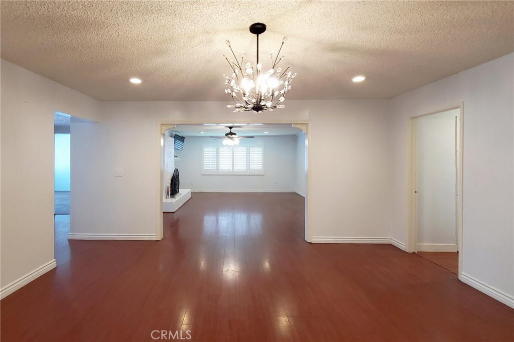 528 E Bradenhall Drive