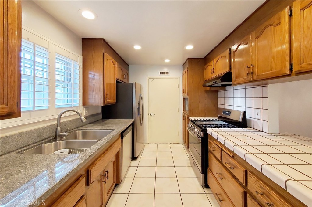 528 E Bradenhall Drive