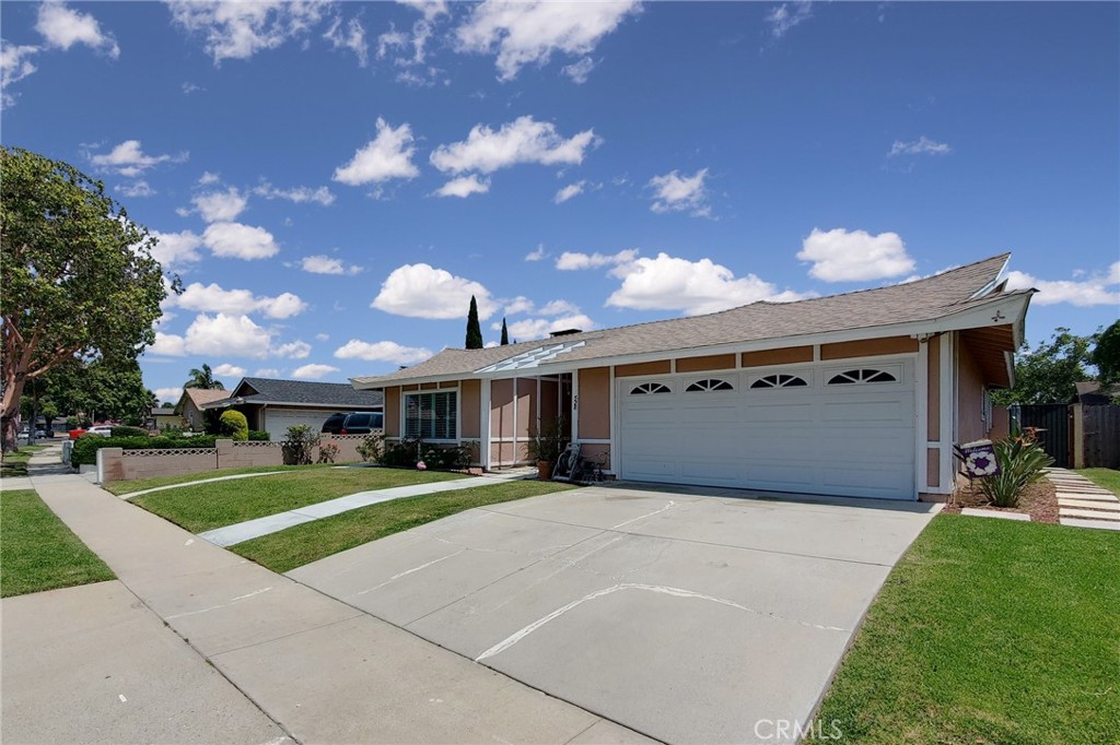 528 E Bradenhall Drive