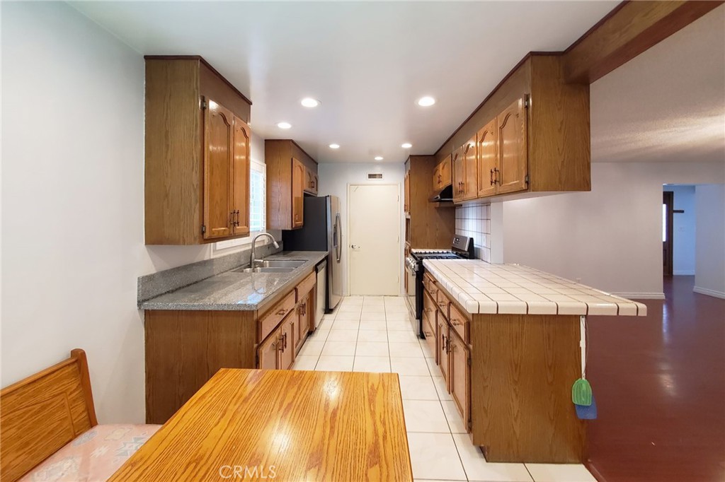 528 E Bradenhall Drive