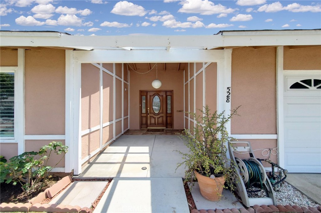 528 E Bradenhall Drive