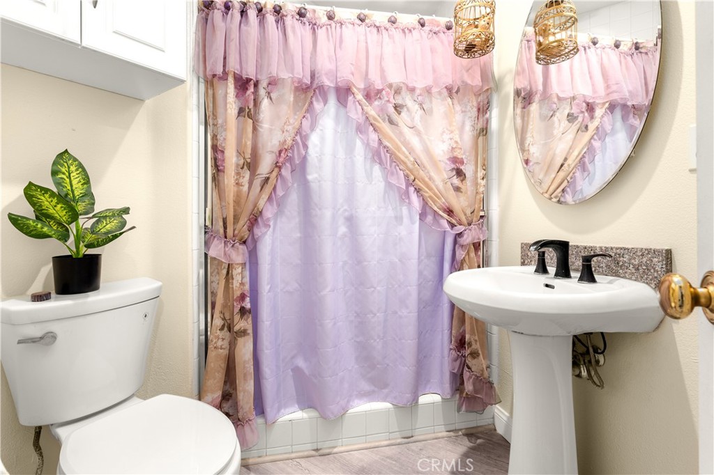 6587 Manzanita Court