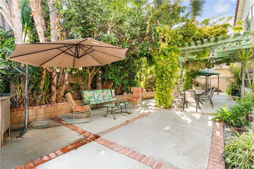 6587 Manzanita Court