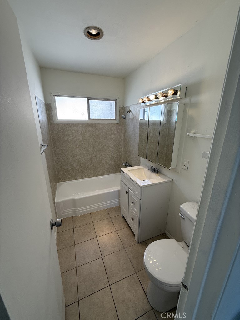 12821 Sungrove Street