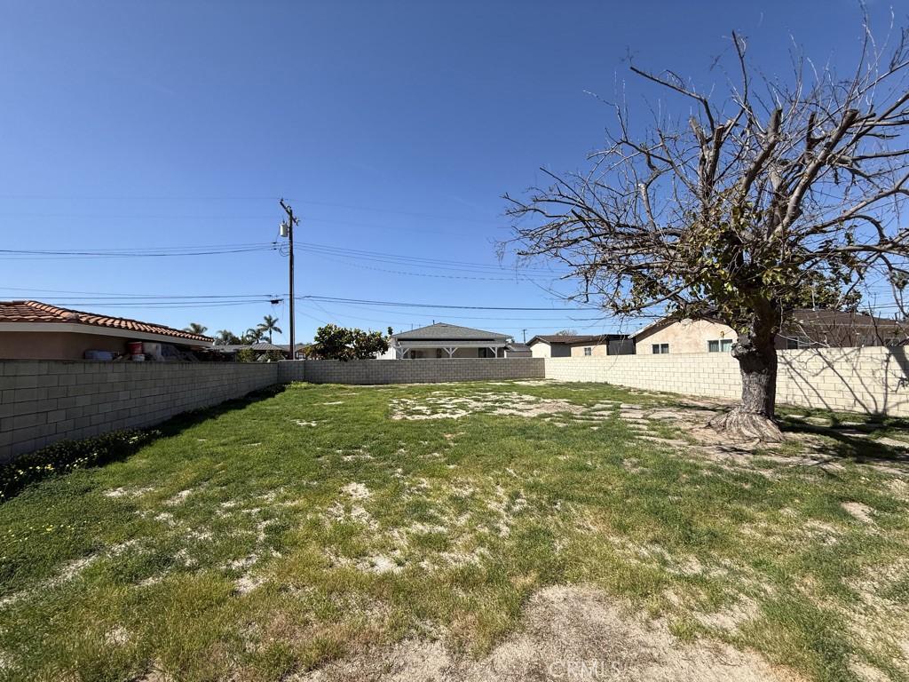 12821 Sungrove Street