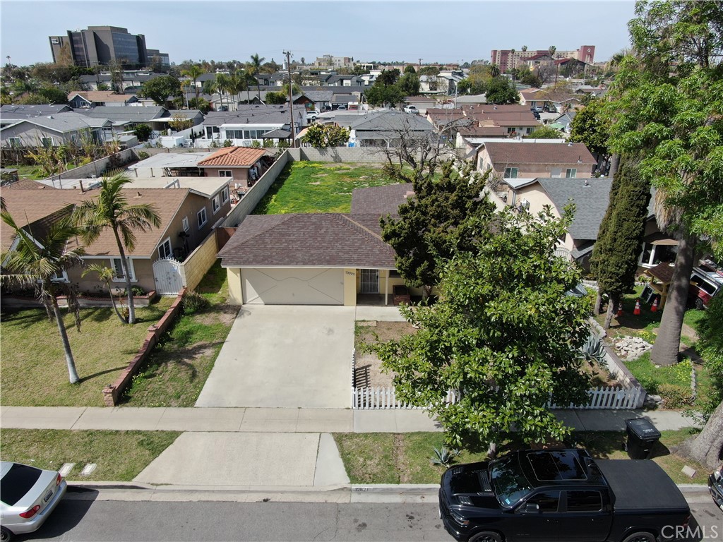 12821 Sungrove Street