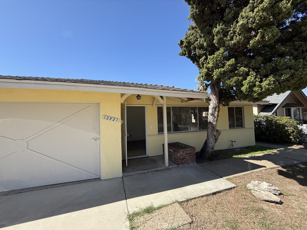 12821 Sungrove Street