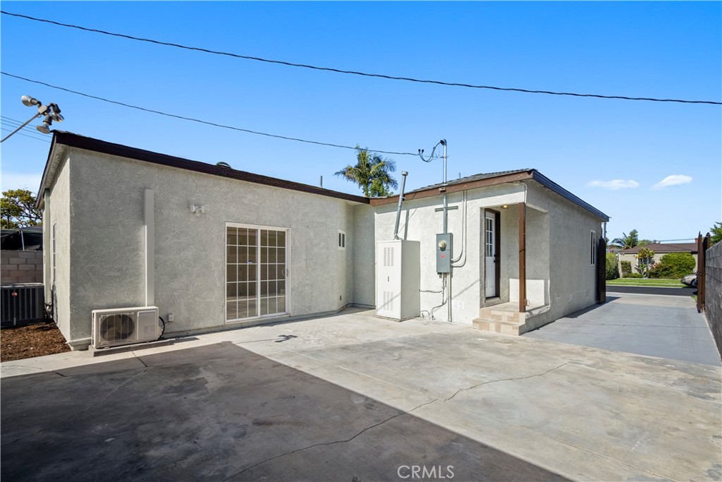 4251 Gundry Avenue