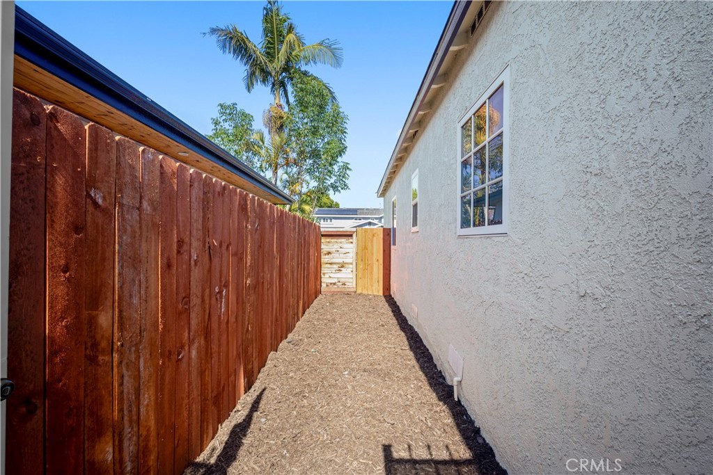 4251 Gundry Avenue