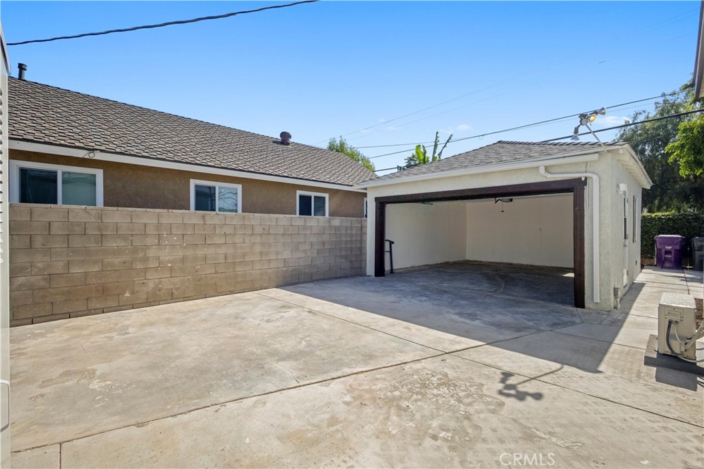 4251 Gundry Avenue