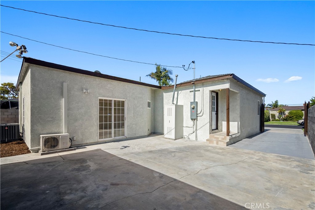 4251 Gundry Avenue
