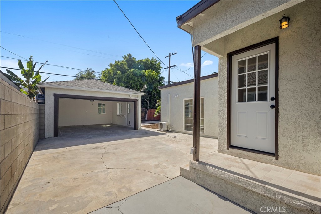 4251 Gundry Avenue
