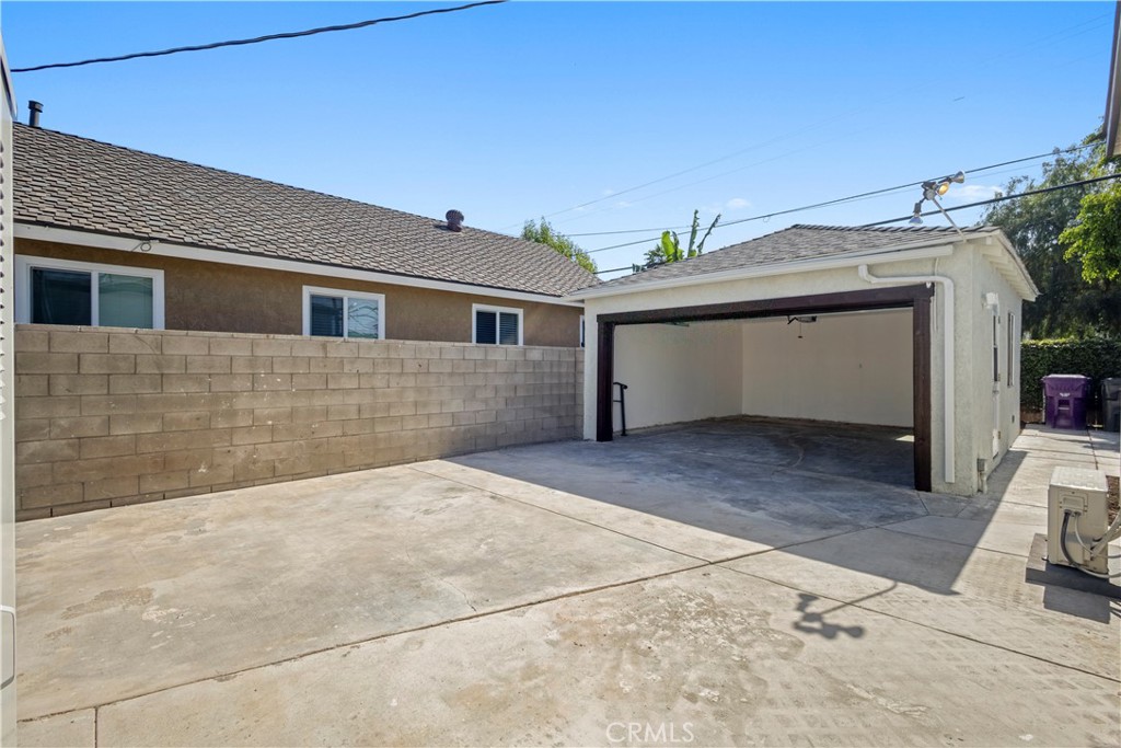 4251 Gundry Avenue