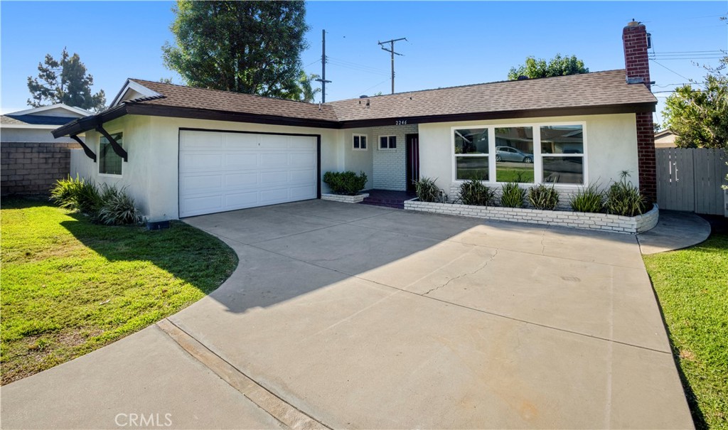 2246 E Locust Avenue