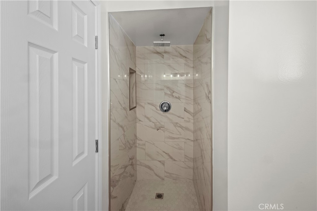 2246 E Locust Avenue