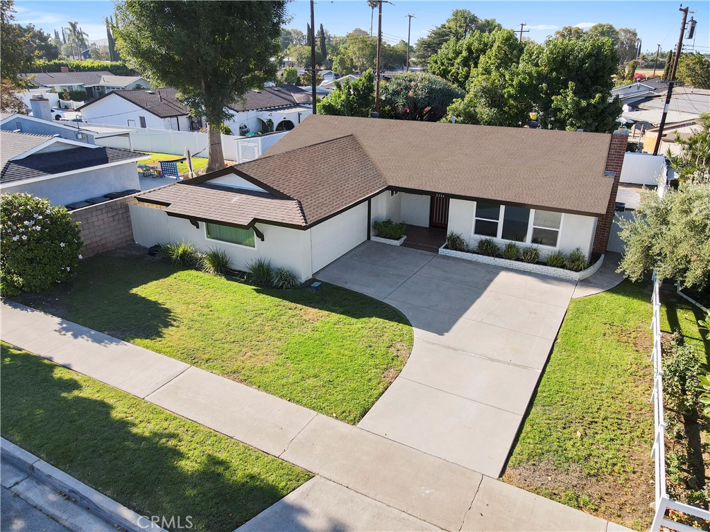 2246 E Locust Avenue