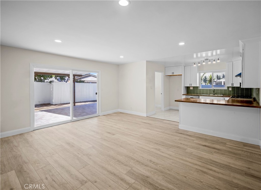 2246 E Locust Avenue