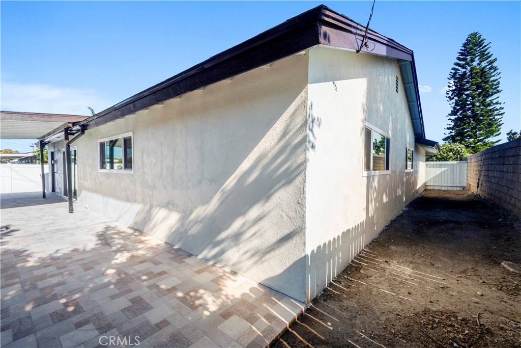 2246 E Locust Avenue