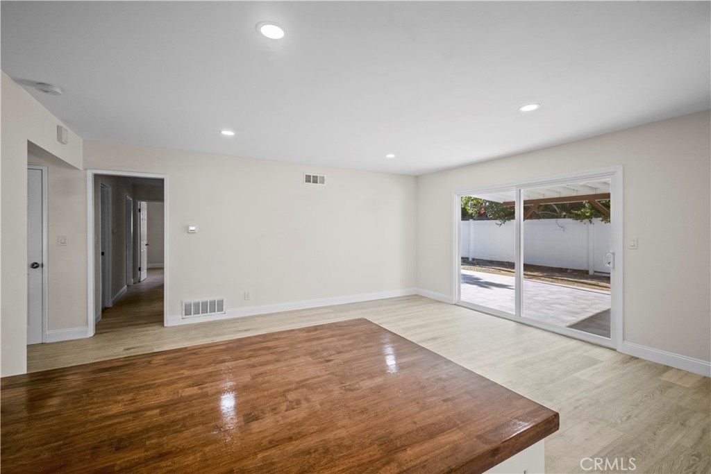 2246 E Locust Avenue