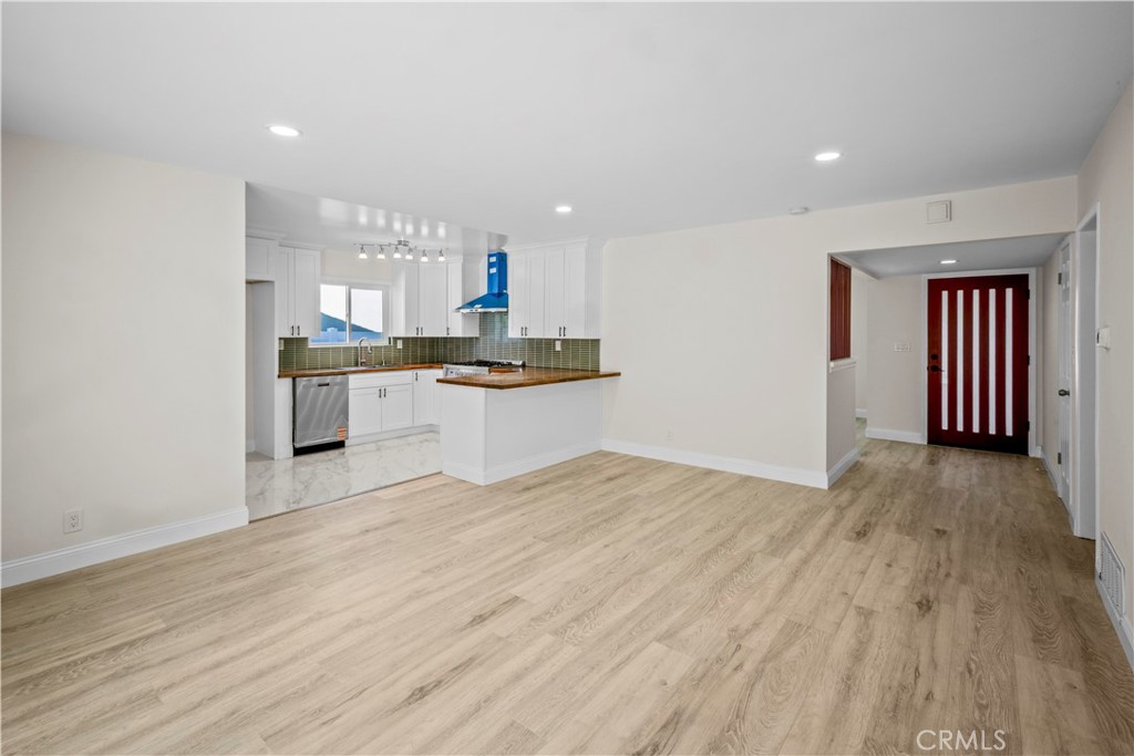 2246 E Locust Avenue