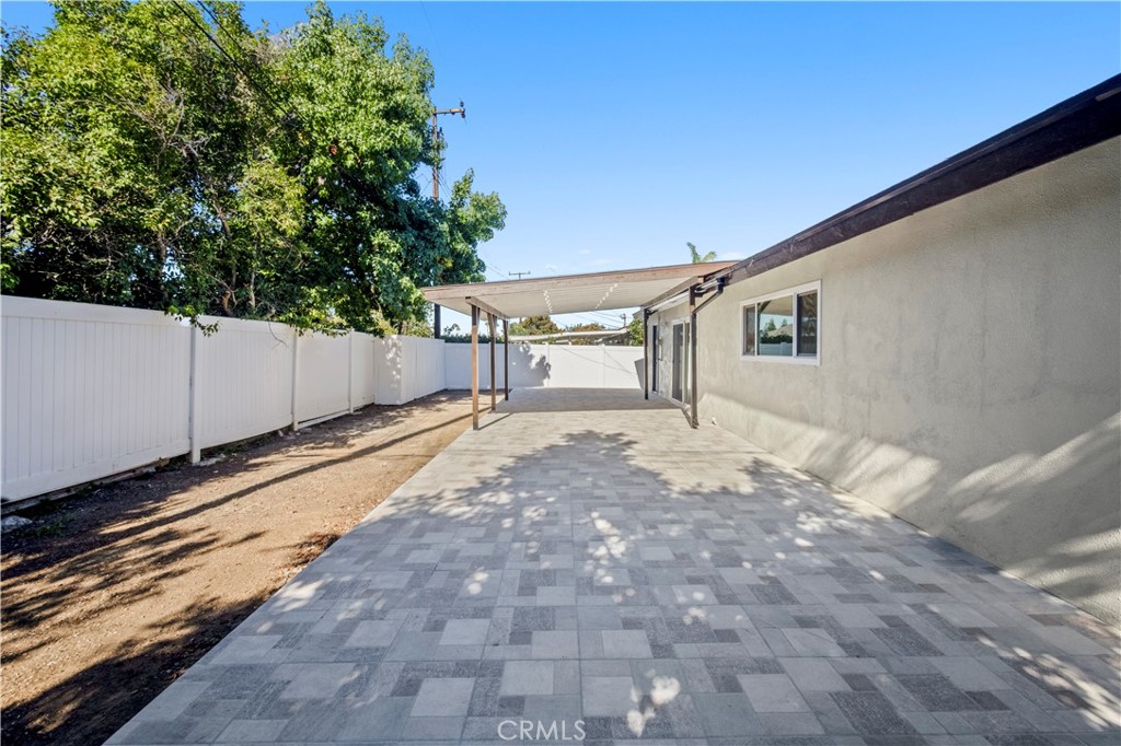 2246 E Locust Avenue