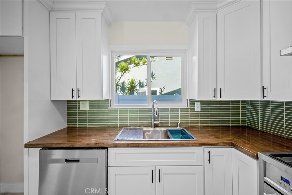 2246 E Locust Avenue