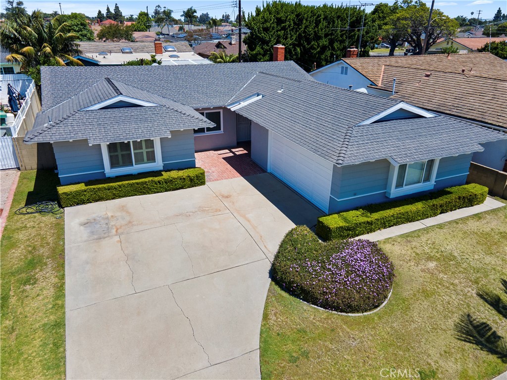 6061 Dundee Drive