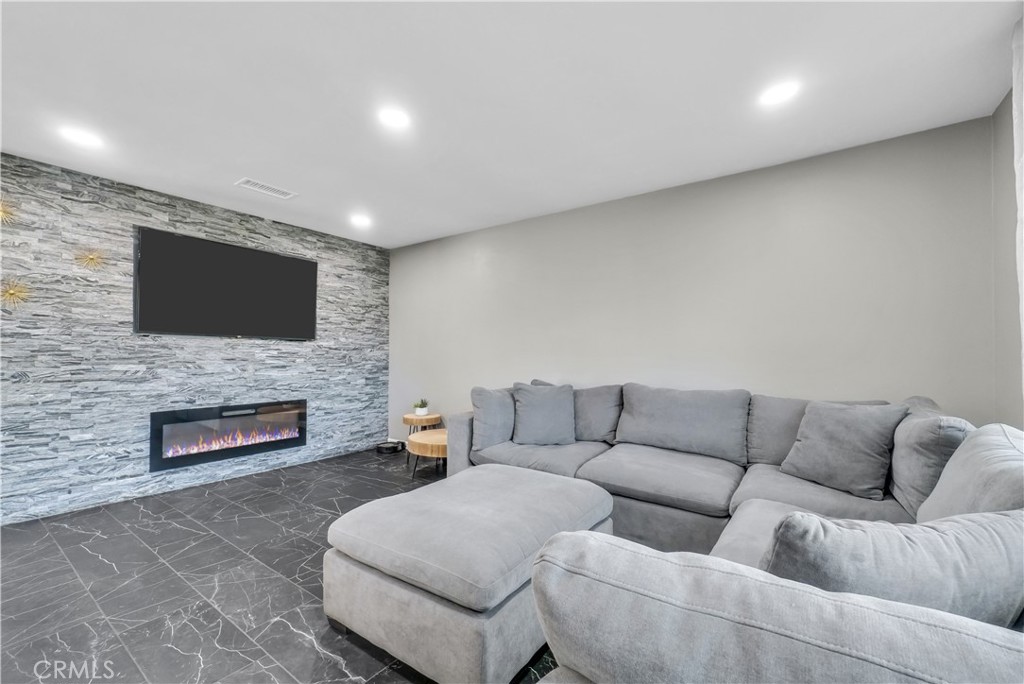 9977 Granite Hill