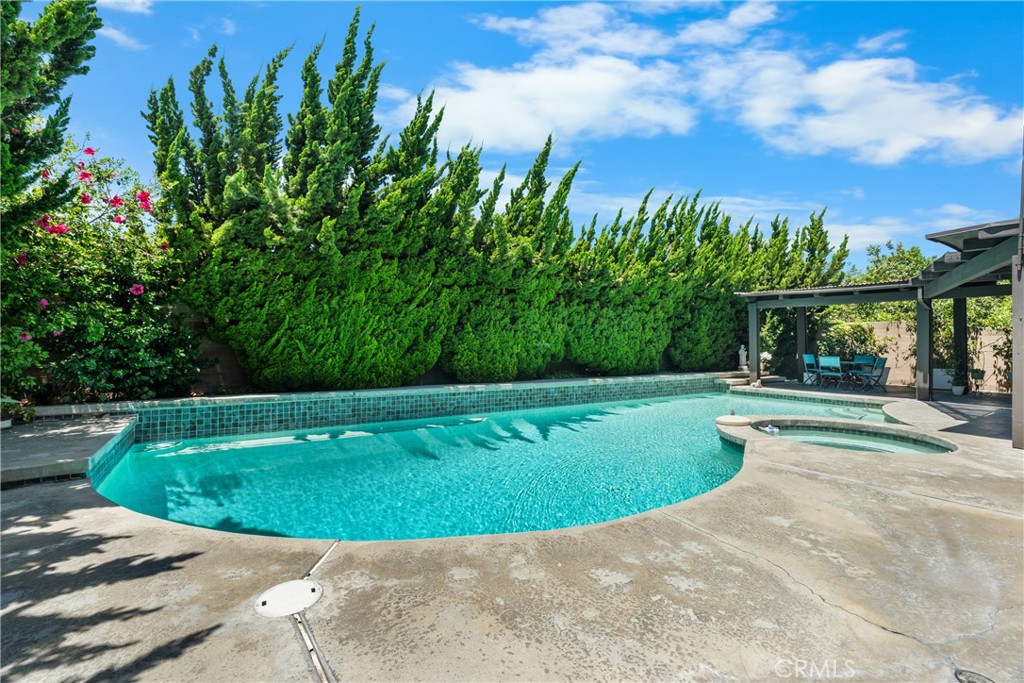16623 Windward