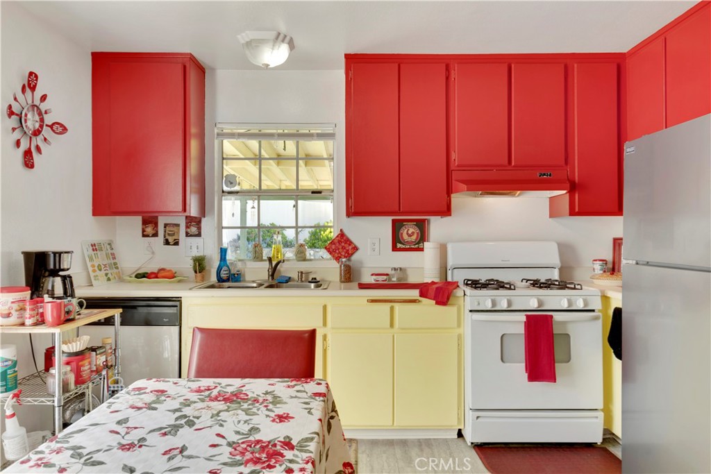 1932 Cherry Wood Lane